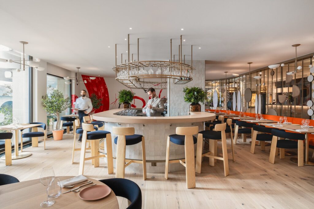 Ottolenghi Geneva: A Meitlis design featuring Orbitale chandeliers